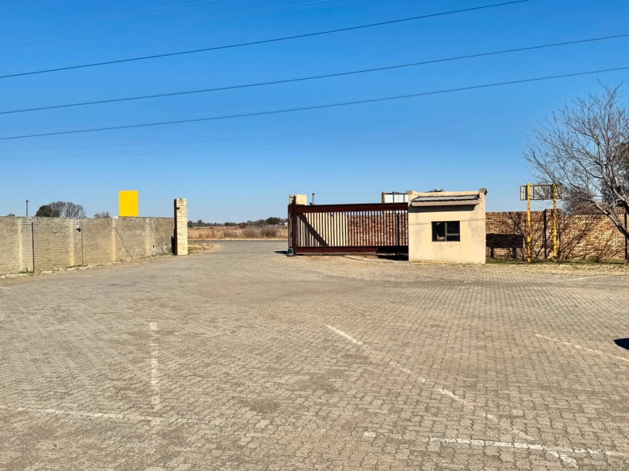To Let Commercial Property for Rent in Wilgeboom A H North West